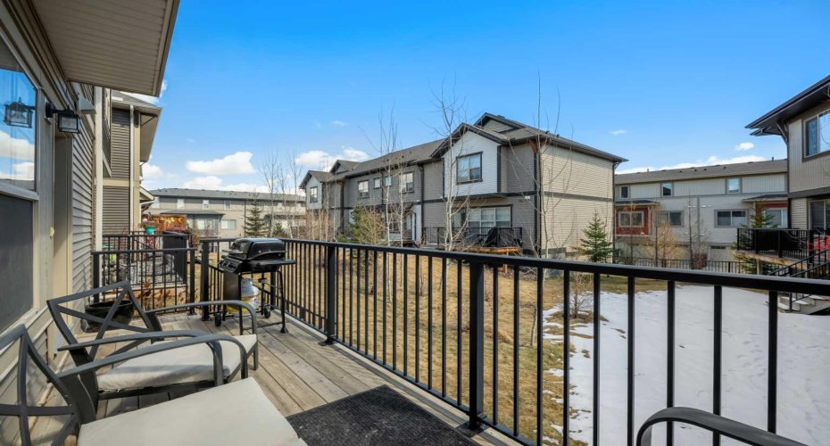 32 Horseshoe Crescent, Cochrane, Alberta T4C 2P4, 3 Bedrooms Bedrooms, ,3 BathroomsBathrooms,Residential,For Sale,Horseshoe,A2300233