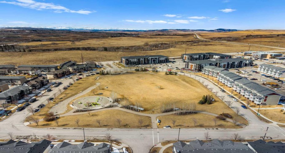 32 Horseshoe Crescent, Cochrane, Alberta T4C 2P4, 3 Bedrooms Bedrooms, ,3 BathroomsBathrooms,Residential,For Sale,Horseshoe,A2300233