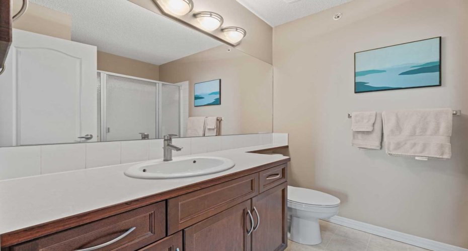 1 Crystal Green Lane, Okotoks, Alberta T1S 0C5, 2 Bedrooms Bedrooms, ,2 BathroomsBathrooms,Residential,For Sale,Crystal Green,A2300391