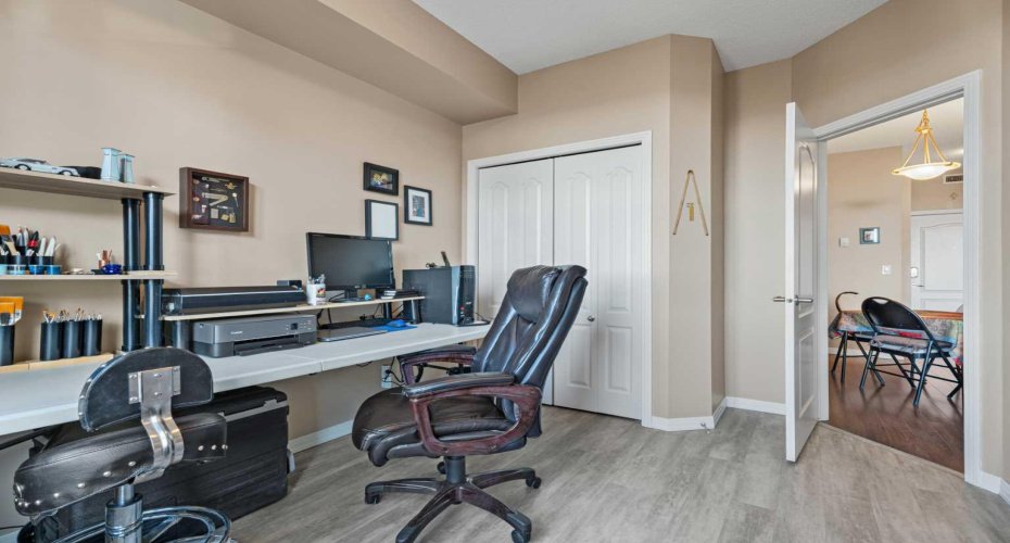 1 Crystal Green Lane, Okotoks, Alberta T1S 0C5, 2 Bedrooms Bedrooms, ,2 BathroomsBathrooms,Residential,For Sale,Crystal Green,A2300391