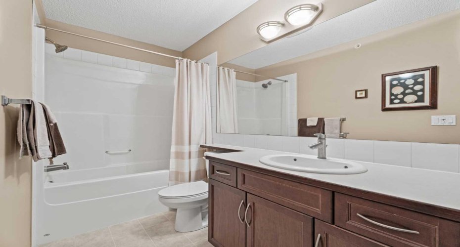 1 Crystal Green Lane, Okotoks, Alberta T1S 0C5, 2 Bedrooms Bedrooms, ,2 BathroomsBathrooms,Residential,For Sale,Crystal Green,A2300391