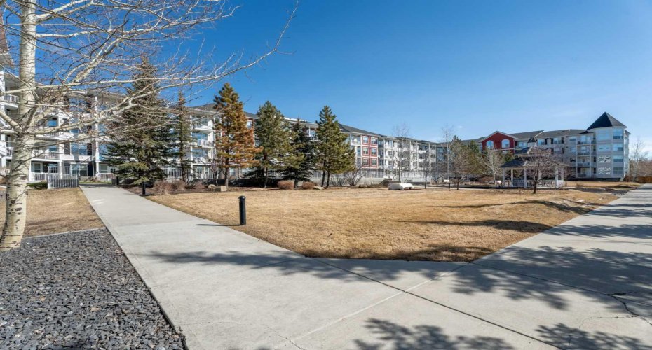 1 Crystal Green Lane, Okotoks, Alberta T1S 0C5, 2 Bedrooms Bedrooms, ,2 BathroomsBathrooms,Residential,For Sale,Crystal Green,A2300391