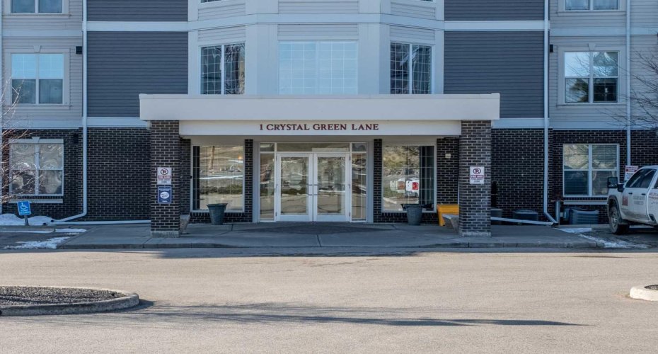 1 Crystal Green Lane, Okotoks, Alberta T1S 0C5, 2 Bedrooms Bedrooms, ,2 BathroomsBathrooms,Residential,For Sale,Crystal Green,A2300391