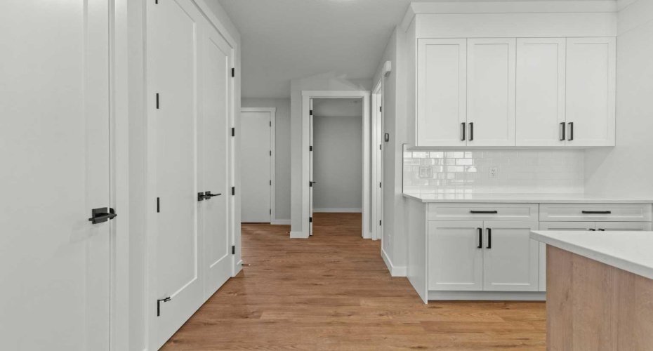 294 Kinniburgh Loop, Chestermere, Alberta T1X 3C3, 6 Bedrooms Bedrooms, ,4 BathroomsBathrooms,Residential,For Sale,Kinniburgh,A2300591