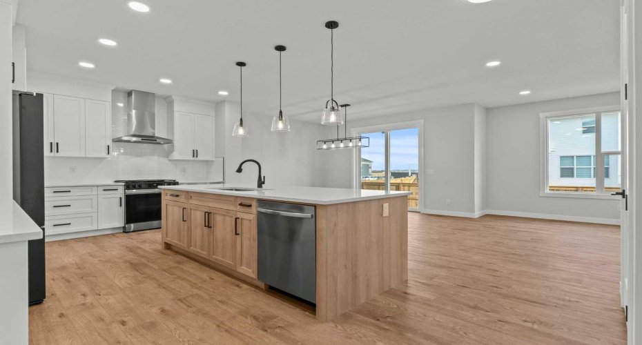 294 Kinniburgh Loop, Chestermere, Alberta T1X 3C3, 6 Bedrooms Bedrooms, ,4 BathroomsBathrooms,Residential,For Sale,Kinniburgh,A2300591