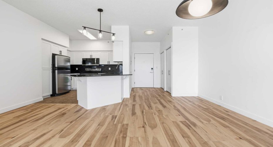 8710 Horton Road, Calgary, Alberta T2V 0P7, 2 Bedrooms Bedrooms, ,2 BathroomsBathrooms,Residential,For Sale,Horton,A2300638