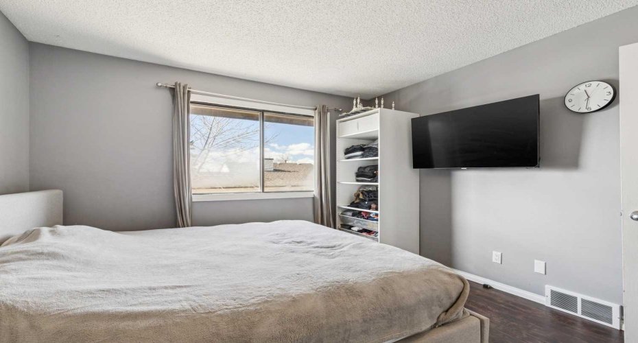 28 Templegreen Bay, Calgary, Alberta T1Y 4Z3, 3 Bedrooms Bedrooms, ,2 BathroomsBathrooms,Residential,For Sale,Templegreen,A2300648