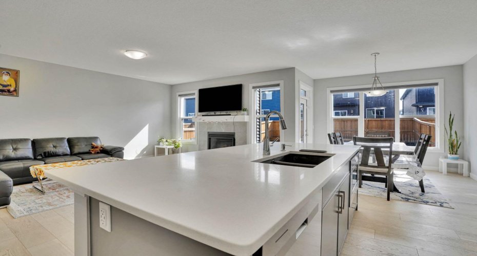 149 Belmont Villas, Calgary, Alberta T2X 4W7, 3 Bedrooms Bedrooms, ,3 BathroomsBathrooms,Residential,For Sale,Belmont,A2300649