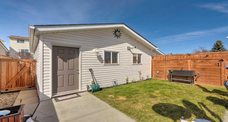 60 HUNTERHORN Crescent, Calgary, Alberta T2K 6J3, 3 Bedrooms Bedrooms, ,2 BathroomsBathrooms,Residential,For Sale,HUNTERHORN,A2300686