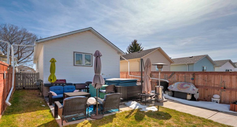 60 HUNTERHORN Crescent, Calgary, Alberta T2K 6J3, 3 Bedrooms Bedrooms, ,2 BathroomsBathrooms,Residential,For Sale,HUNTERHORN,A2300686