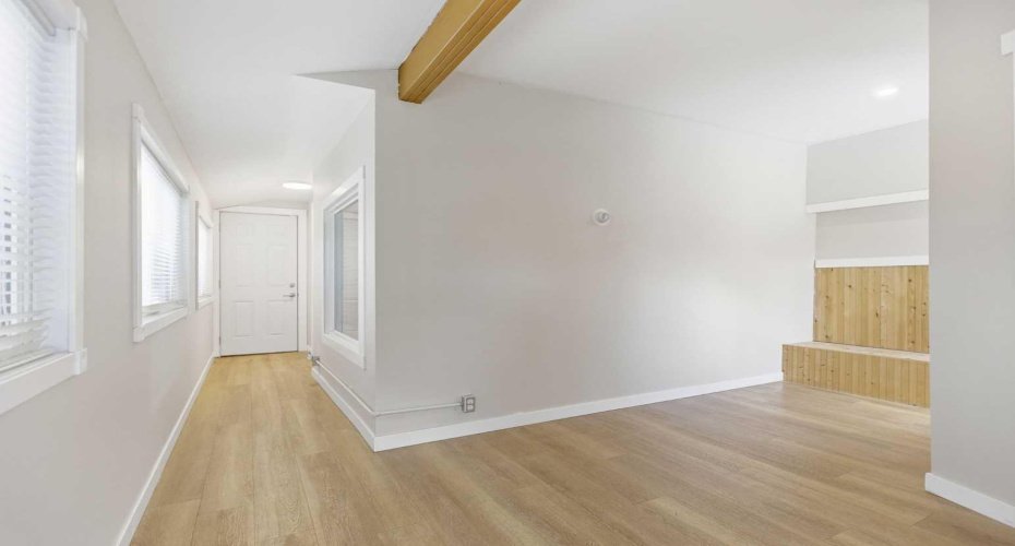 134 32 Avenue, Calgary, Alberta T2E 2G5, 2 Bedrooms Bedrooms, ,2 BathroomsBathrooms,Residential,For Sale,32,A2300693