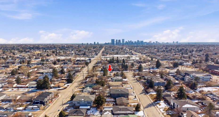 134 32 Avenue, Calgary, Alberta T2E 2G5, 2 Bedrooms Bedrooms, ,2 BathroomsBathrooms,Residential,For Sale,32,A2300693