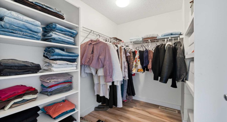 101 Everstone Place, Calgary, Alberta T2Y 4H7, 2 Bedrooms Bedrooms, ,2 BathroomsBathrooms,Residential,For Sale,Everstone,A2300696