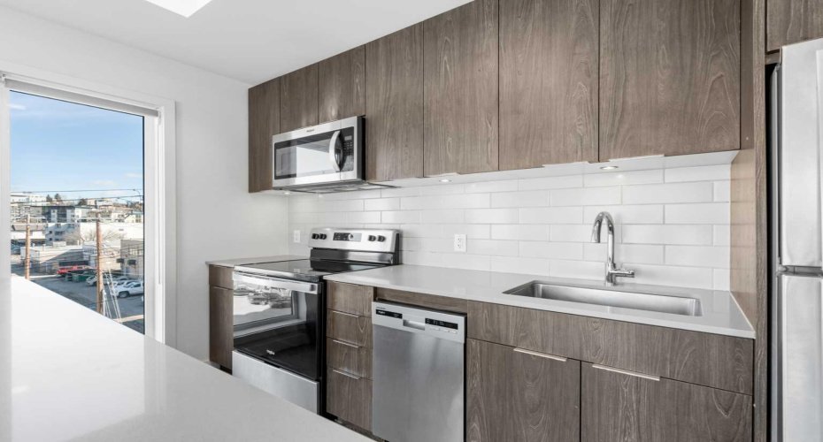 455 1 Avenue, Calgary, Alberta T2E 0B3, 2 Bedrooms Bedrooms, ,2 BathroomsBathrooms,Residential,For Sale,1,A2300706