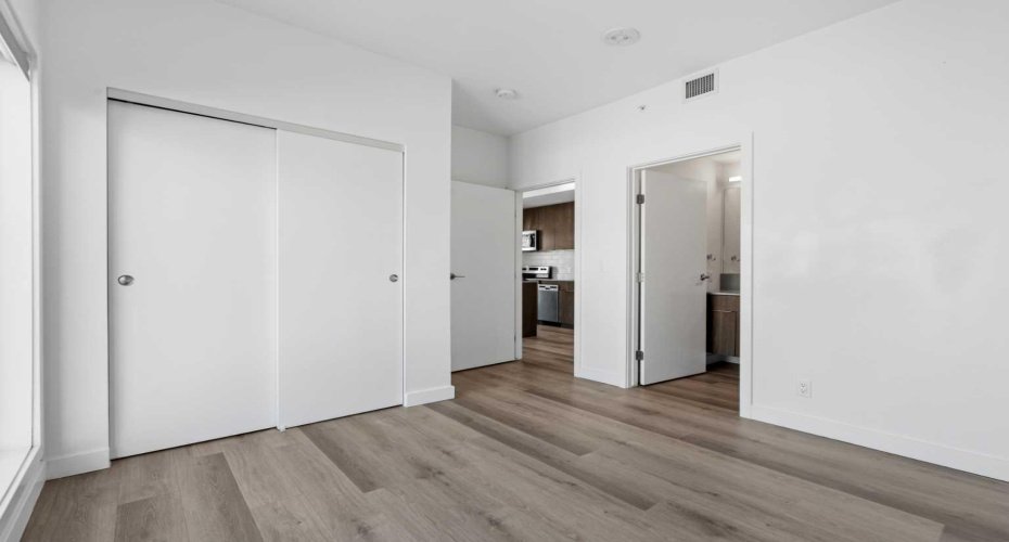 455 1 Avenue, Calgary, Alberta T2E 0B3, 2 Bedrooms Bedrooms, ,2 BathroomsBathrooms,Residential,For Sale,1,A2300706