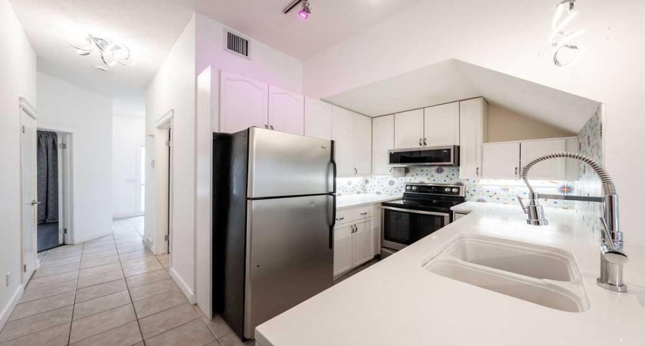 1503 5 Street, Calgary, Alberta T2R 1P2, 1 Bedroom Bedrooms, ,1 BathroomBathrooms,Residential,For Sale,5,A2300733