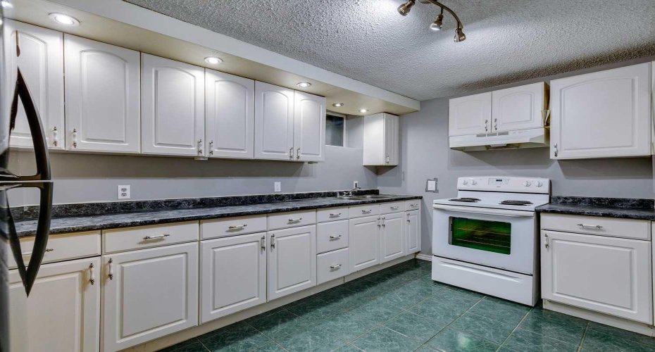 100 Allandale Close, Calgary, Alberta T2H 1V9, 5 Bedrooms Bedrooms, ,2 BathroomsBathrooms,Residential,For Sale,Allandale,A2300744