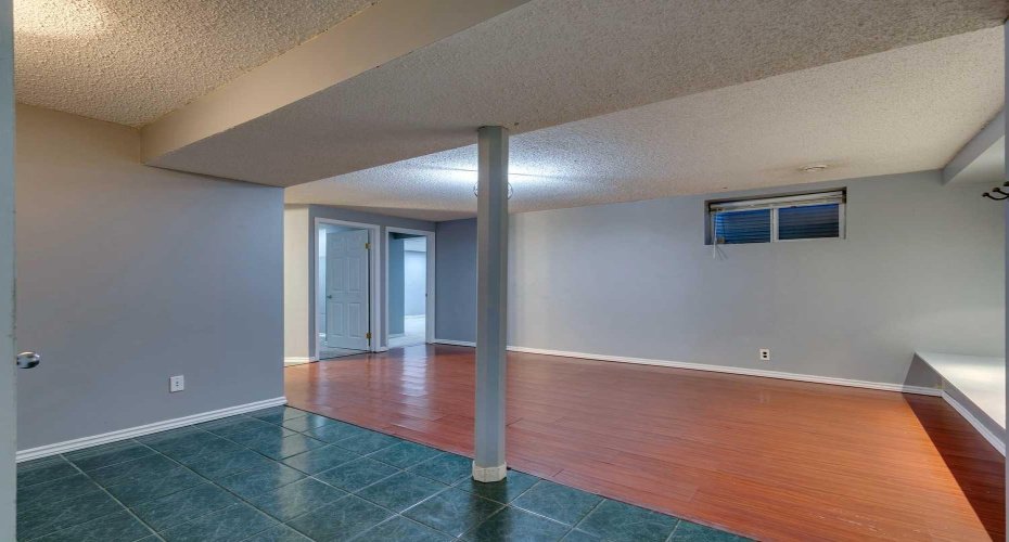 100 Allandale Close, Calgary, Alberta T2H 1V9, 5 Bedrooms Bedrooms, ,2 BathroomsBathrooms,Residential,For Sale,Allandale,A2300744