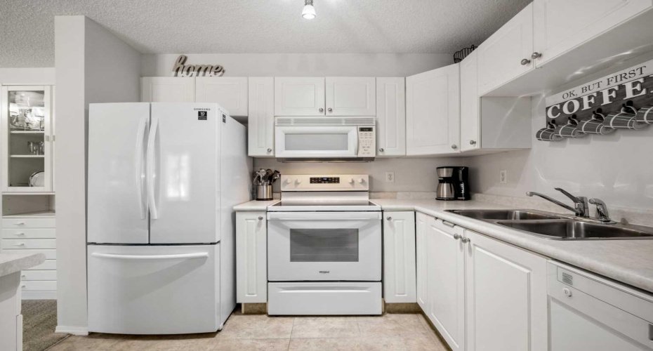 1208 Millrise Point, Calgary, Alberta T2Y 3W4, 4 Bedrooms Bedrooms, ,3 BathroomsBathrooms,Residential,For Sale,Millrise,A2300748