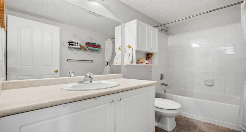 1208 Millrise Point, Calgary, Alberta T2Y 3W4, 4 Bedrooms Bedrooms, ,3 BathroomsBathrooms,Residential,For Sale,Millrise,A2300748