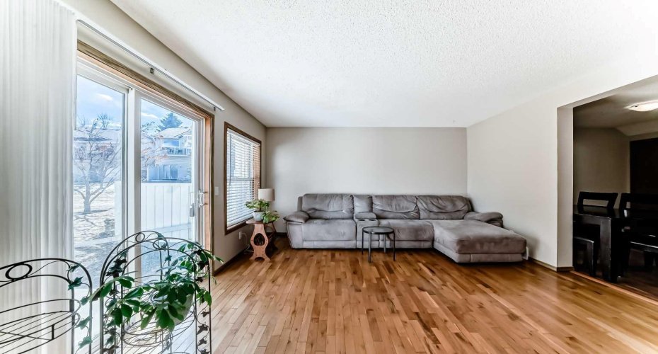 209 Somervale Point, Calgary, Alberta T2Y 3K4, 2 Bedrooms Bedrooms, ,2 BathroomsBathrooms,Residential,For Sale,Somervale,A2300761