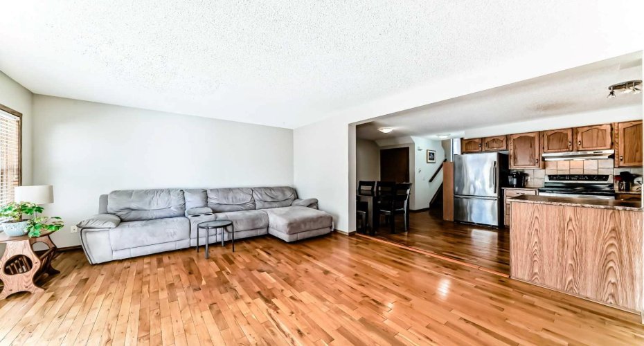 209 Somervale Point, Calgary, Alberta T2Y 3K4, 2 Bedrooms Bedrooms, ,2 BathroomsBathrooms,Residential,For Sale,Somervale,A2300761