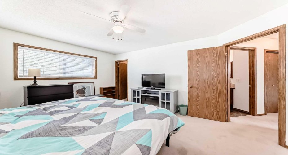 209 Somervale Point, Calgary, Alberta T2Y 3K4, 2 Bedrooms Bedrooms, ,2 BathroomsBathrooms,Residential,For Sale,Somervale,A2300761