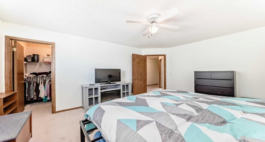 209 Somervale Point, Calgary, Alberta T2Y 3K4, 2 Bedrooms Bedrooms, ,2 BathroomsBathrooms,Residential,For Sale,Somervale,A2300761