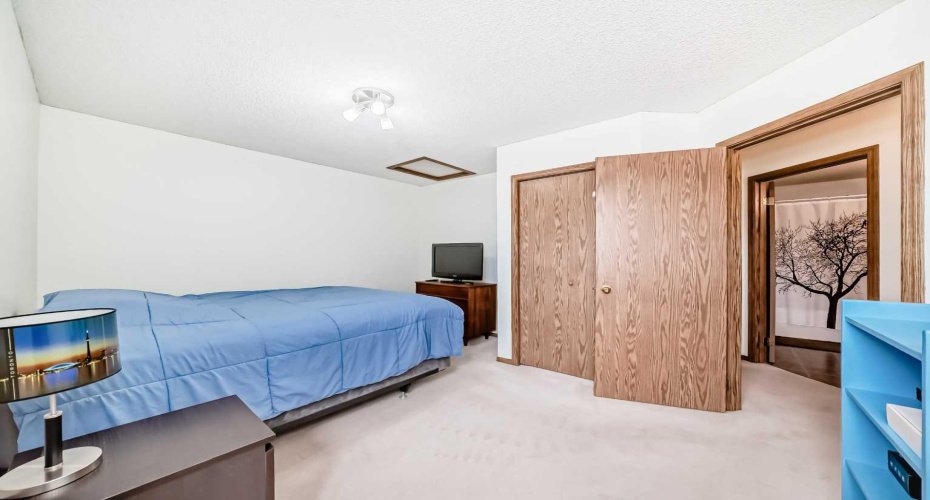 209 Somervale Point, Calgary, Alberta T2Y 3K4, 2 Bedrooms Bedrooms, ,2 BathroomsBathrooms,Residential,For Sale,Somervale,A2300761