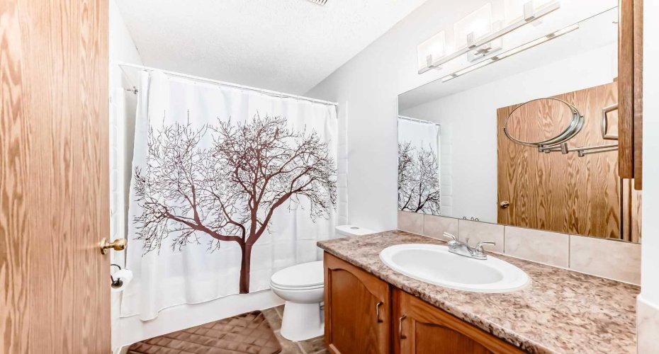 209 Somervale Point, Calgary, Alberta T2Y 3K4, 2 Bedrooms Bedrooms, ,2 BathroomsBathrooms,Residential,For Sale,Somervale,A2300761