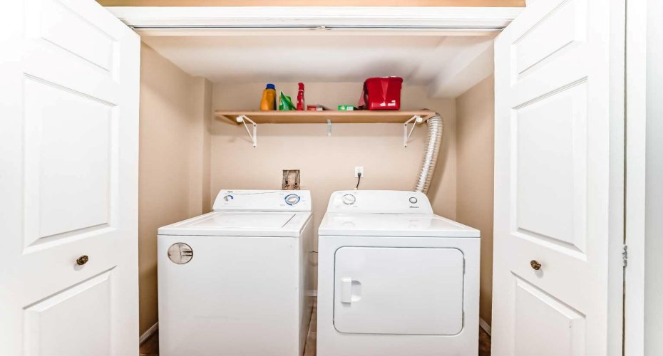 209 Somervale Point, Calgary, Alberta T2Y 3K4, 2 Bedrooms Bedrooms, ,2 BathroomsBathrooms,Residential,For Sale,Somervale,A2300761