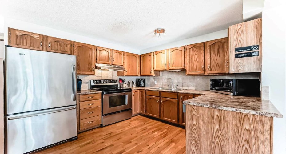 209 Somervale Point, Calgary, Alberta T2Y 3K4, 2 Bedrooms Bedrooms, ,2 BathroomsBathrooms,Residential,For Sale,Somervale,A2300761