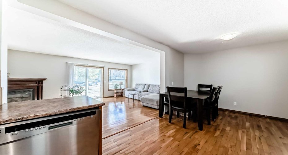 209 Somervale Point, Calgary, Alberta T2Y 3K4, 2 Bedrooms Bedrooms, ,2 BathroomsBathrooms,Residential,For Sale,Somervale,A2300761