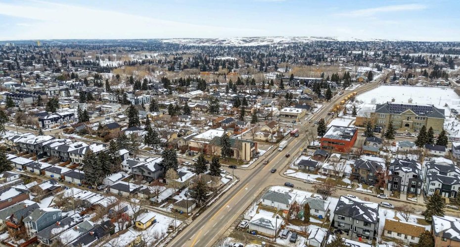 1107 19 Avenue, Calgary, Alberta T2M 1A1, 5 Bedrooms Bedrooms, ,2 BathroomsBathrooms,Residential,For Sale,19,A2298869