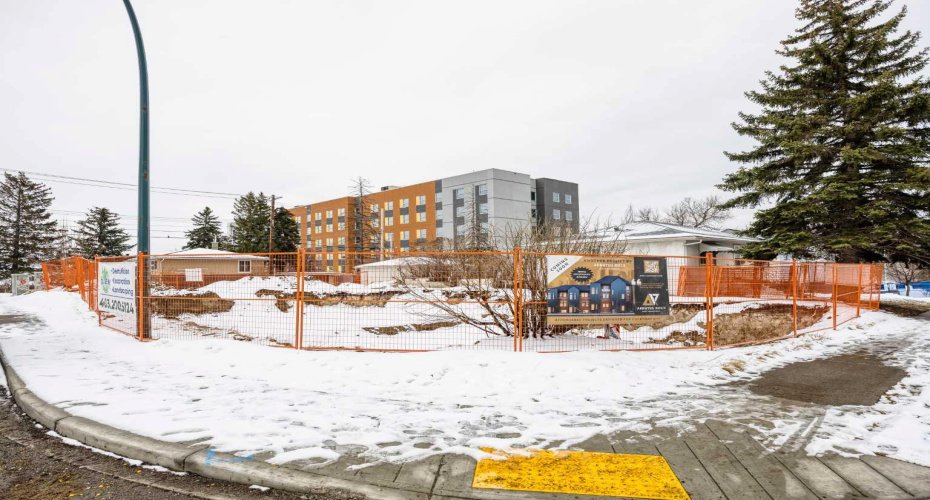 4220 Centre Street, Calgary, Alberta T2E 2Y9, ,Land,For Sale,Centre,A2300778