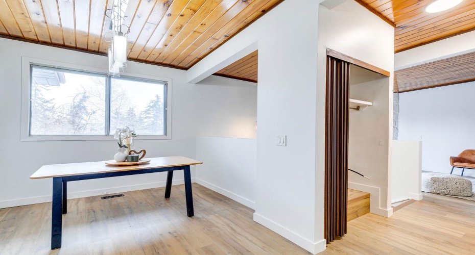 1415 44 Street, Calgary, Alberta T2A 5E6, 2 Bedrooms Bedrooms, ,2 BathroomsBathrooms,Residential,For Sale,44,A2300779