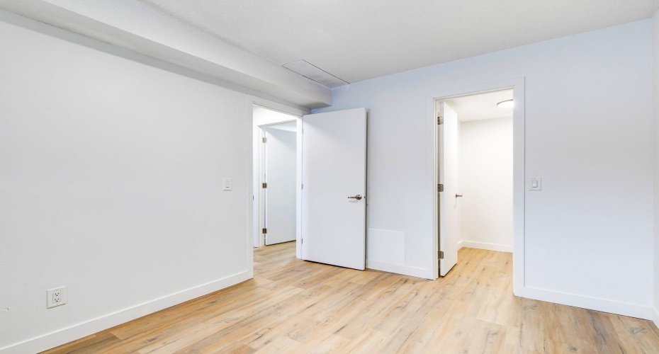 1415 44 Street, Calgary, Alberta T2A 5E6, 2 Bedrooms Bedrooms, ,2 BathroomsBathrooms,Residential,For Sale,44,A2300779