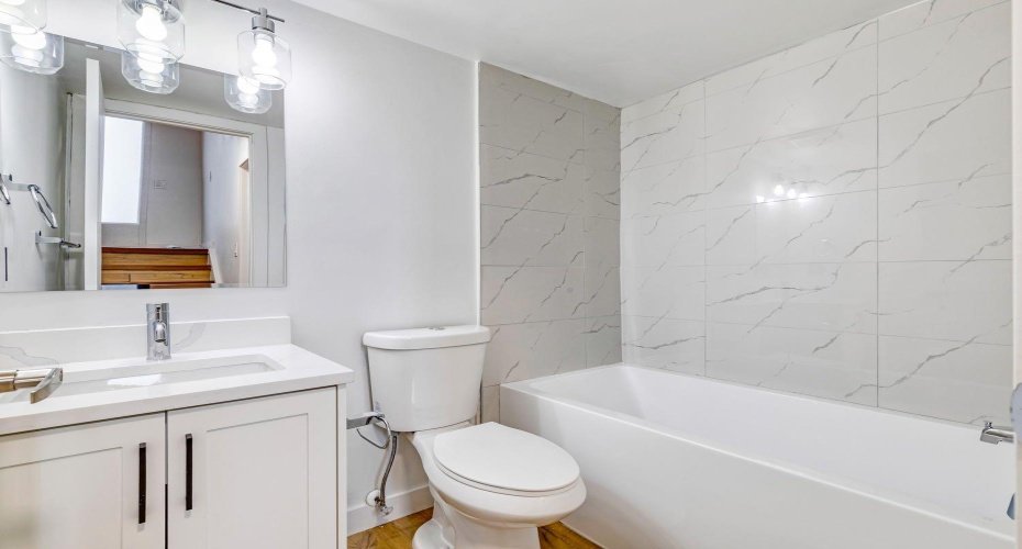 1415 44 Street, Calgary, Alberta T2A 5E6, 2 Bedrooms Bedrooms, ,2 BathroomsBathrooms,Residential,For Sale,44,A2300779