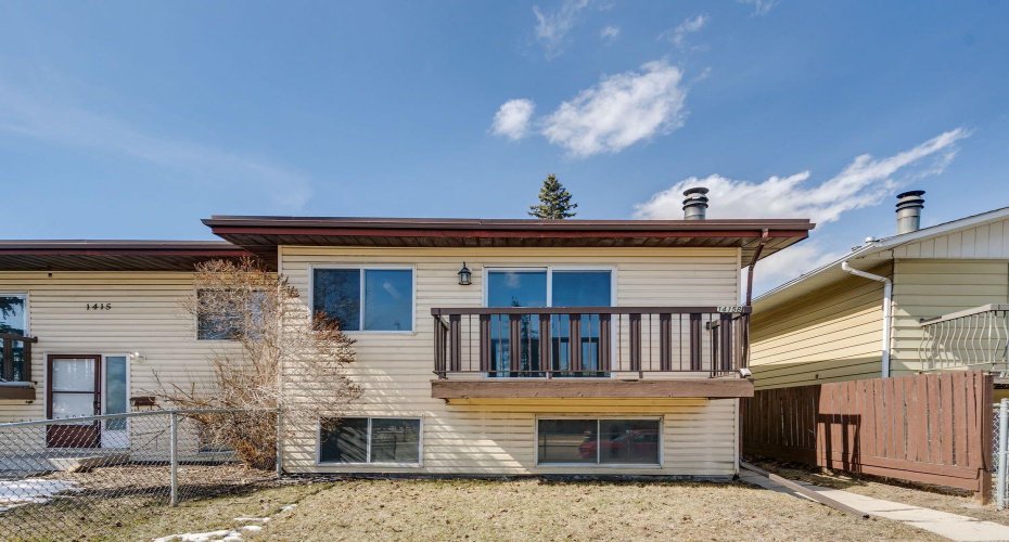 1415 44 Street, Calgary, Alberta T2A 5E6, 2 Bedrooms Bedrooms, ,2 BathroomsBathrooms,Residential,For Sale,44,A2300779
