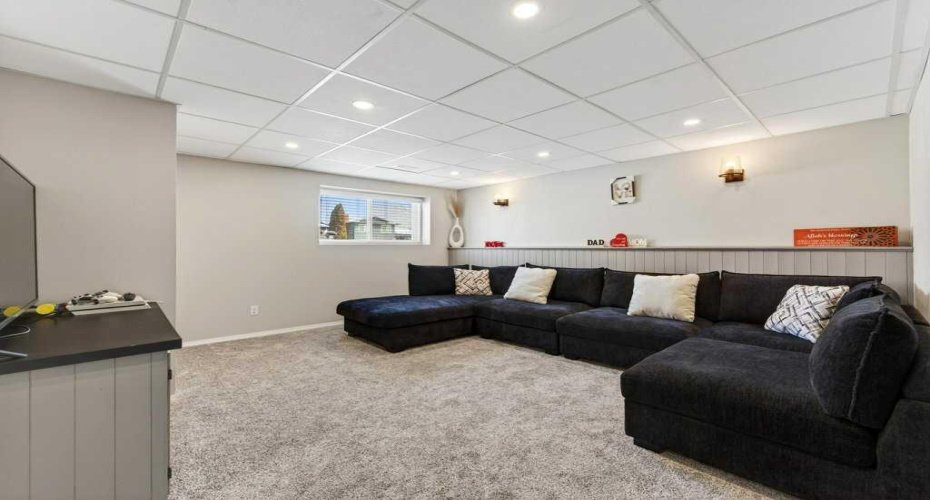96 Templehill Drive, Calgary, Alberta T1Y 4C3, 4 Bedrooms Bedrooms, ,3 BathroomsBathrooms,Residential,For Sale,Templehill,A2298994