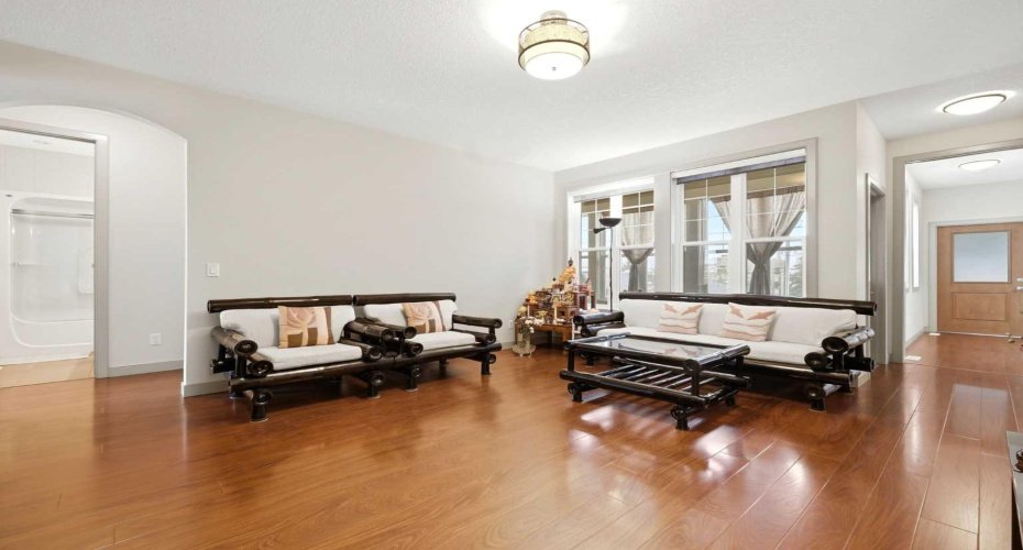 115 Fifth Avenue, Cochrane, Alberta T4C 1B1, ,Commercial,For Sale,Fifth,A2299220