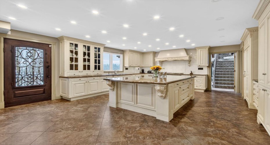 102 West Terrace Crescent, Cochrane, Alberta T4C1R9, 5 Bedrooms Bedrooms, ,6 BathroomsBathrooms,Residential,For Sale,West Terrace,A2299478