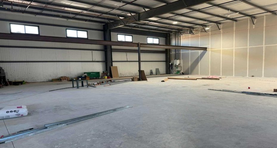 One of our Double 2100 units adding in the mezzanine steel beam