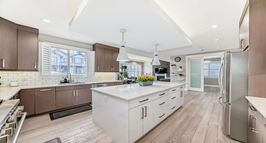 193 Kinniburgh Circle, Chestermere, Alberta T1X 0P8, 5 Bedrooms Bedrooms, ,3 BathroomsBathrooms,Residential,For Sale,Kinniburgh,A2300713