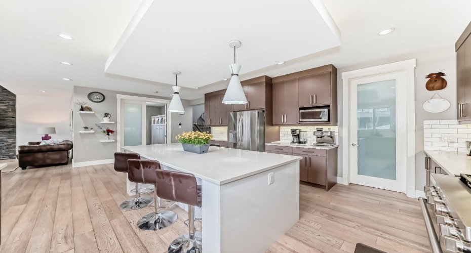 193 Kinniburgh Circle, Chestermere, Alberta T1X 0P8, 5 Bedrooms Bedrooms, ,3 BathroomsBathrooms,Residential,For Sale,Kinniburgh,A2300713