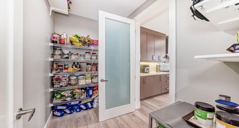 193 Kinniburgh Circle, Chestermere, Alberta T1X 0P8, 5 Bedrooms Bedrooms, ,3 BathroomsBathrooms,Residential,For Sale,Kinniburgh,A2300713