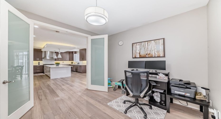 193 Kinniburgh Circle, Chestermere, Alberta T1X 0P8, 5 Bedrooms Bedrooms, ,3 BathroomsBathrooms,Residential,For Sale,Kinniburgh,A2300713