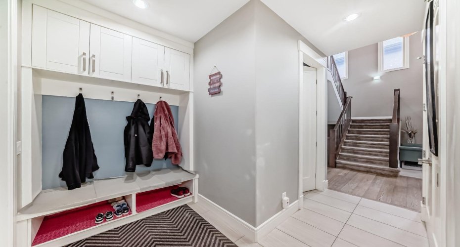 193 Kinniburgh Circle, Chestermere, Alberta T1X 0P8, 5 Bedrooms Bedrooms, ,3 BathroomsBathrooms,Residential,For Sale,Kinniburgh,A2300713