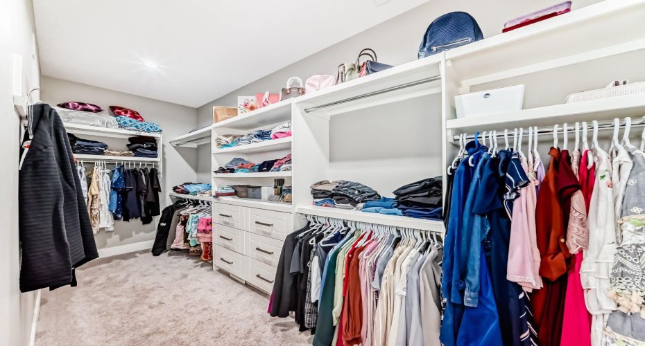 193 Kinniburgh Circle, Chestermere, Alberta T1X 0P8, 5 Bedrooms Bedrooms, ,3 BathroomsBathrooms,Residential,For Sale,Kinniburgh,A2300713