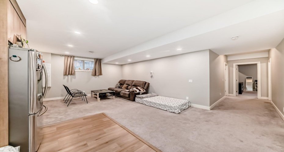 193 Kinniburgh Circle, Chestermere, Alberta T1X 0P8, 5 Bedrooms Bedrooms, ,3 BathroomsBathrooms,Residential,For Sale,Kinniburgh,A2300713